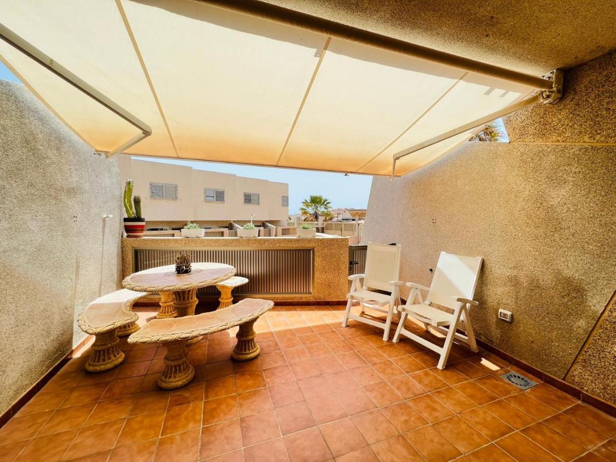 Apartamentos Vista Marina - El Medano エクステリア 写真