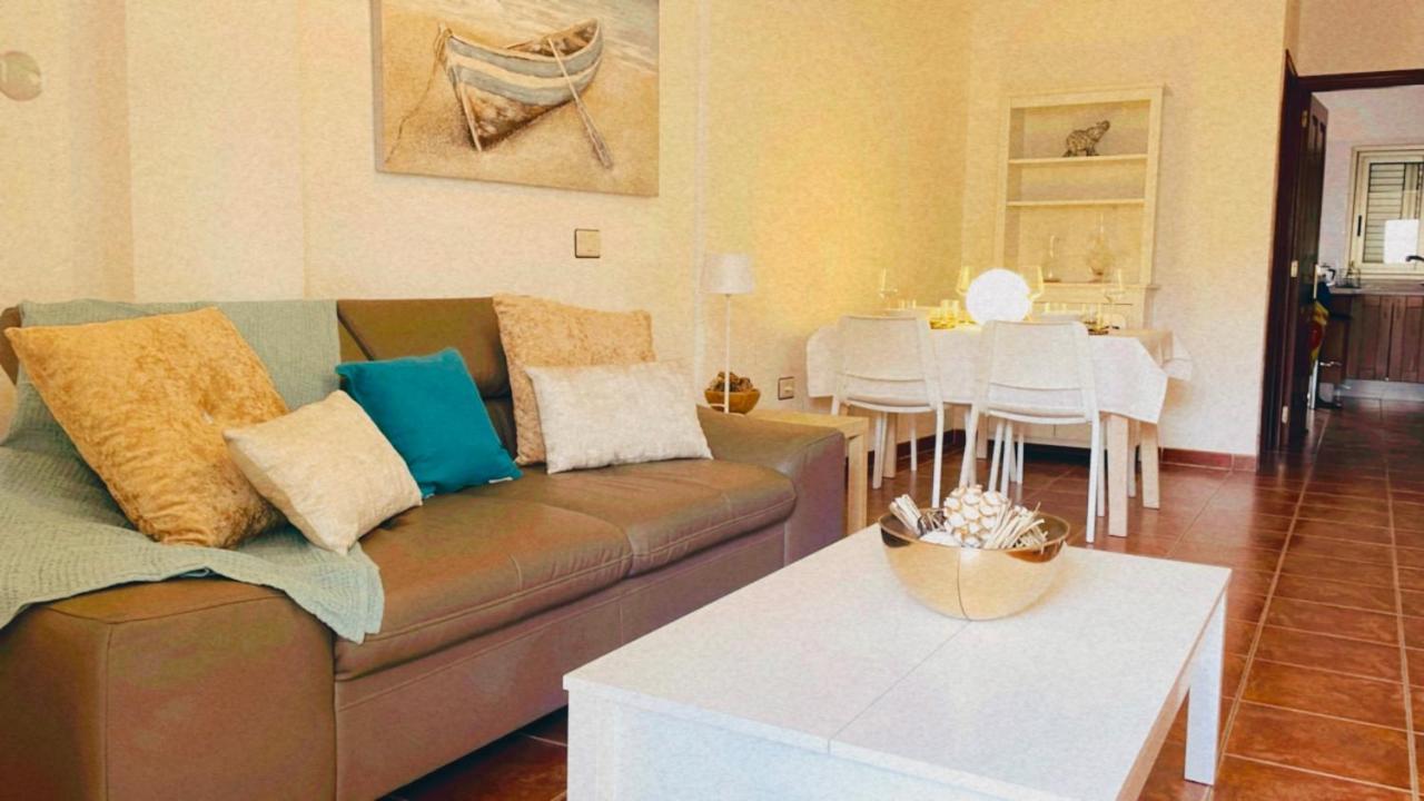 Apartamentos Vista Marina - El Medano エクステリア 写真