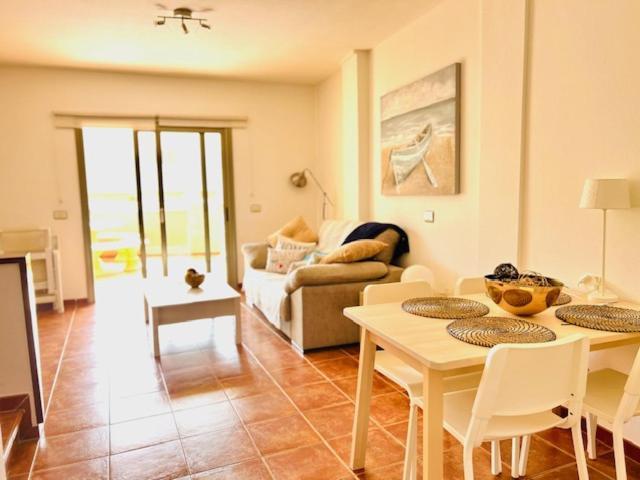 Apartamentos Vista Marina - El Medano エクステリア 写真