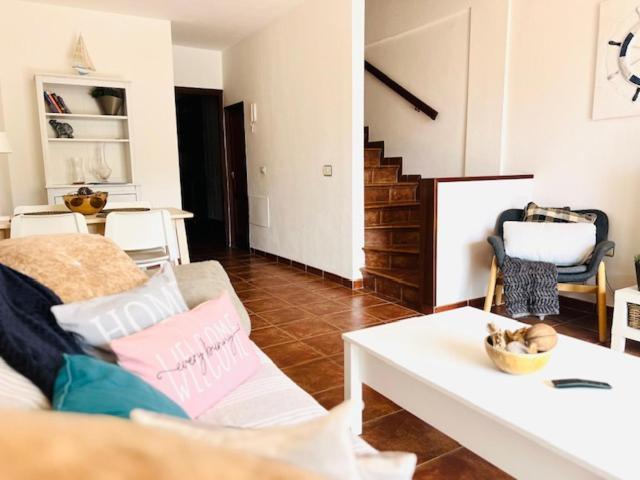 Apartamentos Vista Marina - El Medano エクステリア 写真